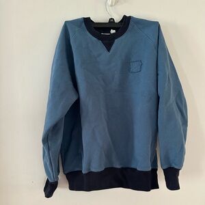 Undefeated Cewneck Sweater Sz S